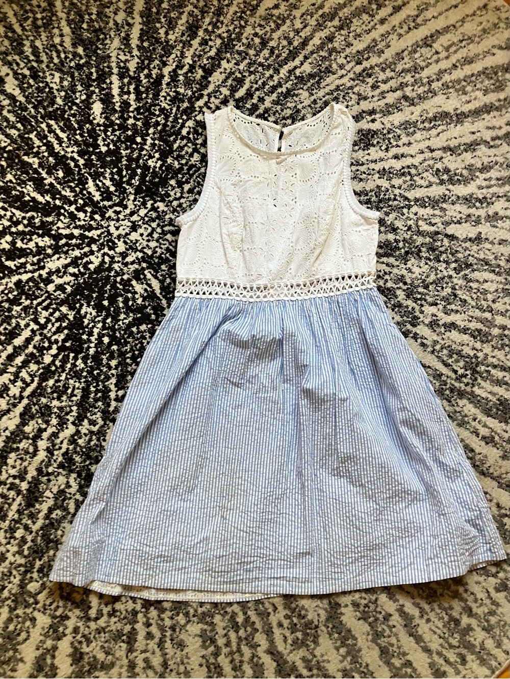 Lilly Pulitzer White Crochet Bodice with Blue seersucker Stripe Skirt Dress 10